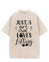 JUST A GIRL WHO LOVES LIFTING VINTAGE GYM SHIRT